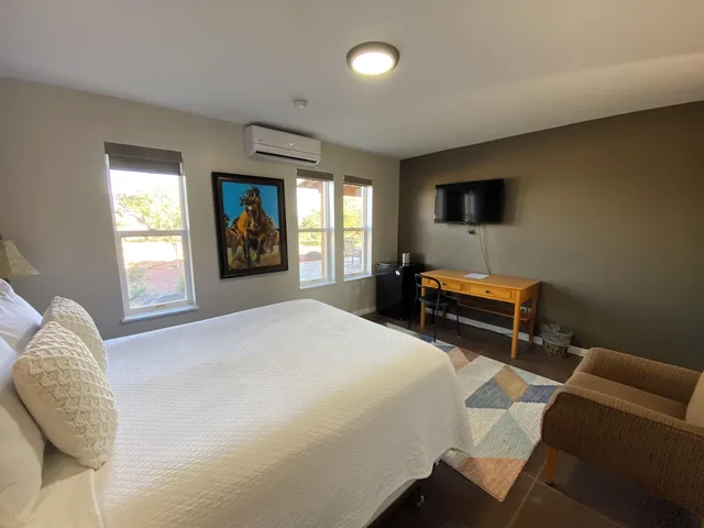 Cedar, Queen Bed، Skyridge Inn Bed & Breakfast 2/7