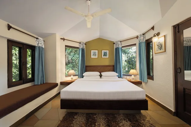 كوخ ديلوكس بسرير كوين، CORBETT RIVERVIEW RETREAT 2/3