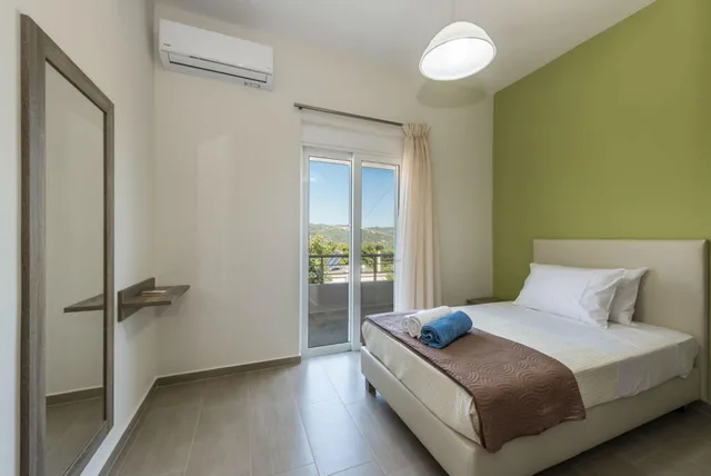 فيلا بسريرين منفصلين وسريرين مزدوجين وفرشتي فوتون بمسبح خاص، Neaira Villas Chania 3/9