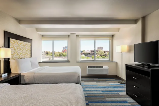 Standard, Multiple Beds، Holiday Inn Express Suites Colorado Springs Central 1/3