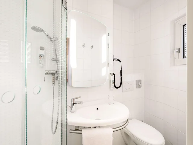 غرفة قياسية بسريرين، Ibis Frankfurt Centrum 4/5