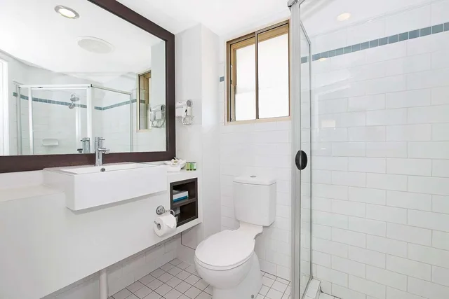 غرفة بسرير كوين، Comfort Inn & Apartments Northgate Airport 3/3
