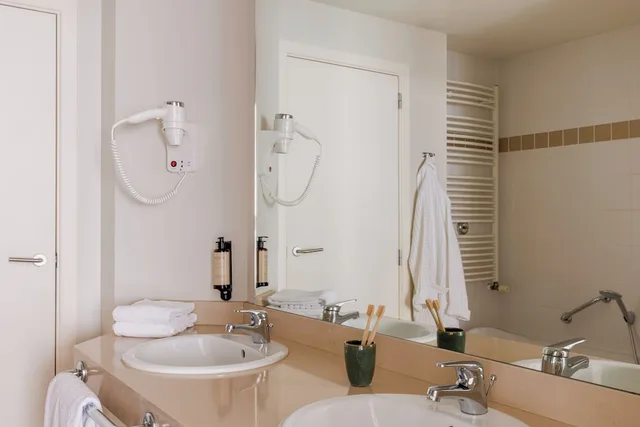 غرفة ديلوكس بسريرين منفصلين، Hotel Aazaert 10/10