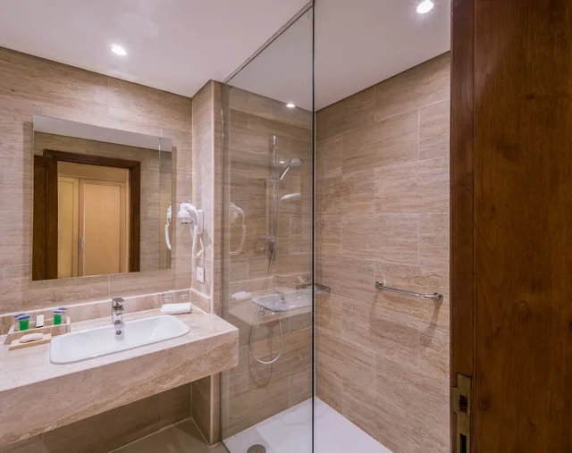 غرفة عائلية بسريرين كينج بإطلالة على الحديقة، Fort Arabesque Beach Resort 6/7