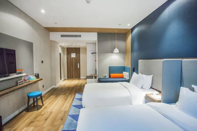 Standard, Twin Beds, River View, Holiday Inn Express Shanghai Pudong Chuansha 1/2