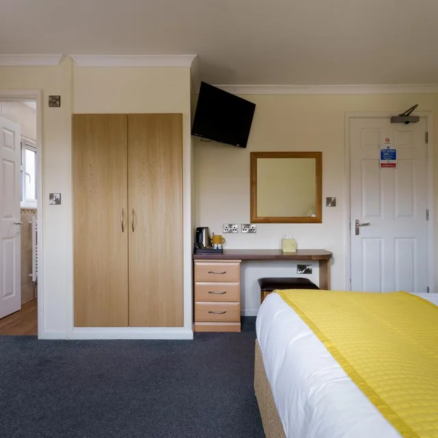 غرفة رباعية بحمام خاص، St Andrews Hotel B B 5/7