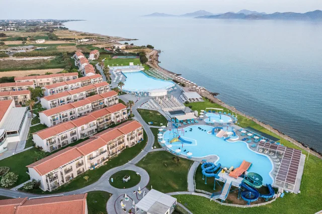 جناح، White Olive Marine Aquapark 1/2