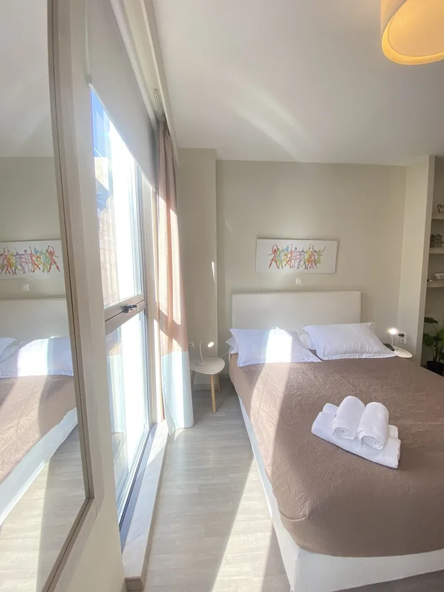 جناح فاخر بسرير كينج بإطلالة على المدينة مع أريكة، Tins Hotel City 1/9