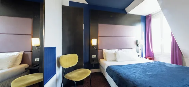 غرفة عائلية رباعية بسرير مزدوج وسريرين منفصلين، Accueil Hotel Paris Pigalle Montmartre 8/10