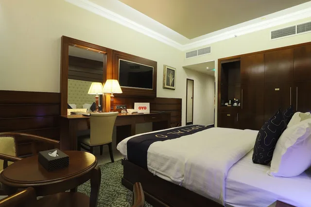 غرفة قياسية بسرير كينج، Queen Palace Hotel 1/2