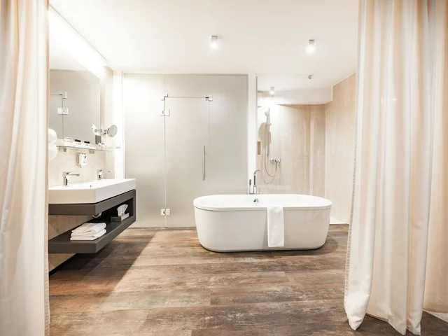 جناح بريميوم بسرير كينج مع أريكة، HOTEL CITY MARIBOR 9/10
