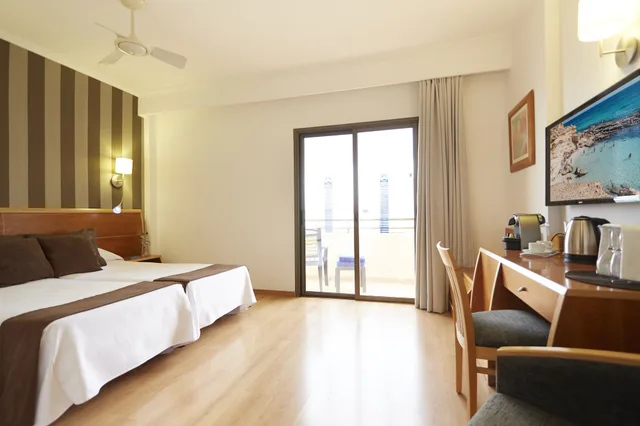 غرفة مفردة بسريرين منفصلين، Invisa Hotel La Cala 1/10