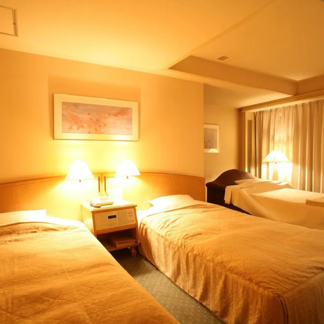 غرفة ثلاثية في المبنى الرئيسي، Jasmac Plaza Hotel 1/5