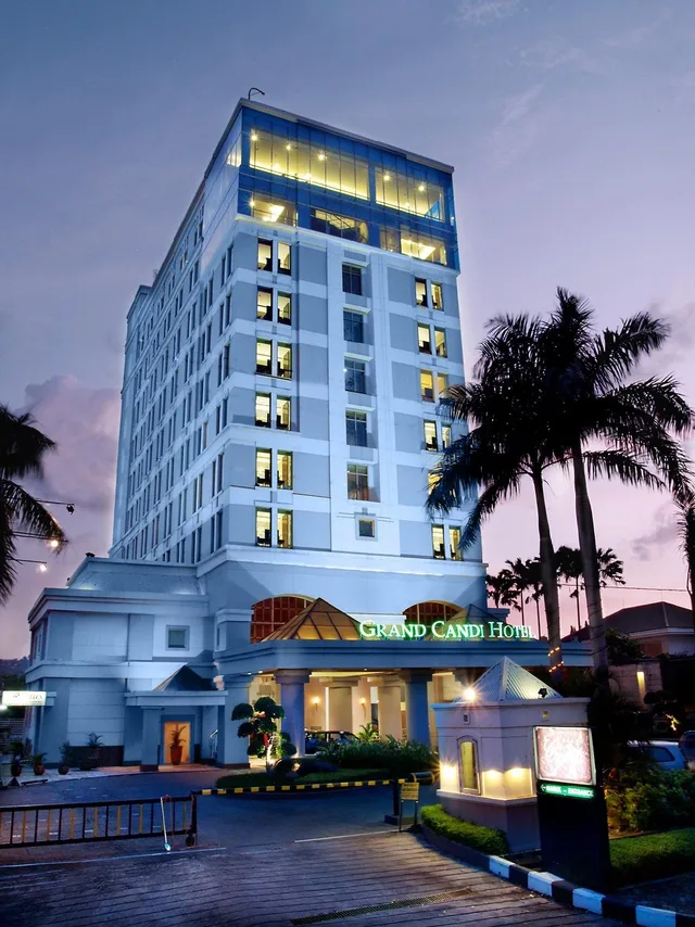غرفة قياسية بسرير مزدوج أو سريرين منفصلين، Hotel Grand Candi Semarang 1/1