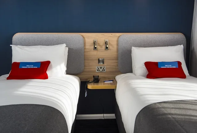 غرفة قياسية بسريرين منفصلين، Holiday Inn Express Portsmouth North 2/6
