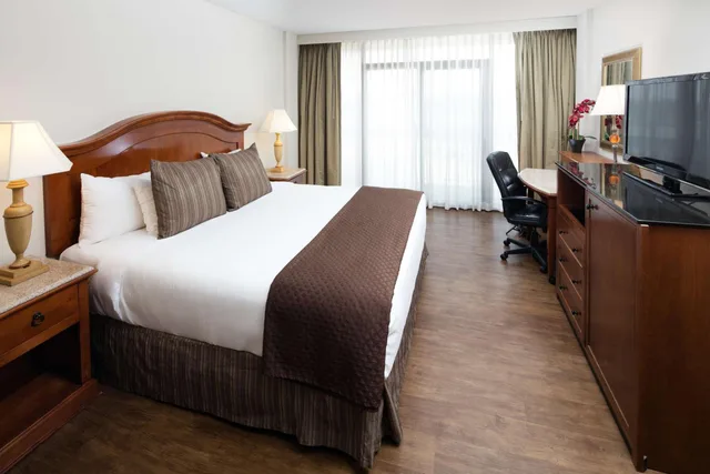 غرفة بريميوم بسرير كينج بشرفة، Red Lion Hotel Boise Downtowner 2/8