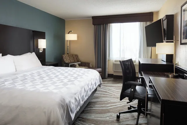 غرفة بريميوم بسرير كينج، Holiday Inn Rock Island - Quad Cities 1/4
