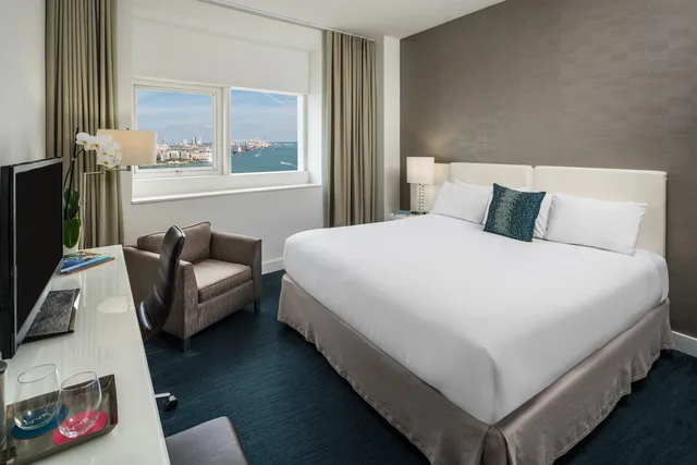 جناح جونيور بسرير كينج، YVE HOTEL MIAMI 1/3