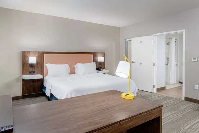 استوديو بسرير كينج بشرفة لذوي الإعاقة، Hampton Inn Suites Orange Beach Gulf Front 2/5