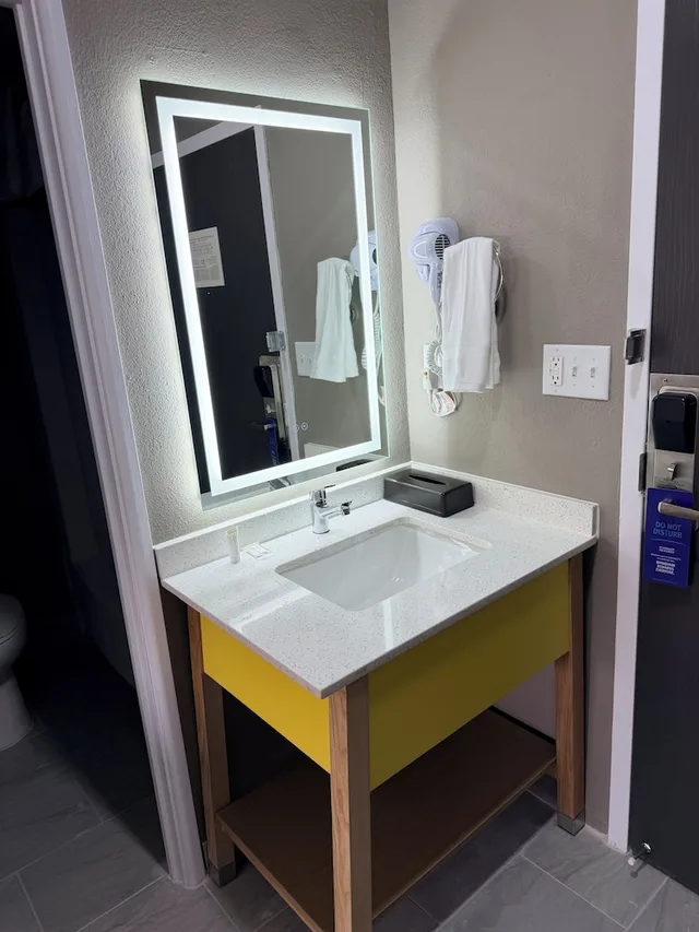 غرفة بسريرين كوين، Days Inn by Wyndham La Crosse 8/10
