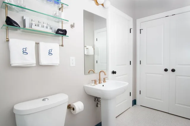 Madison, Standard, King Bed، Germantown Inn 10/10