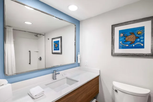 غرفة ديلوكس بسريرين مزدوجين بإطلالة على المسبح، Hampton Inn Suites San Juan 4/4