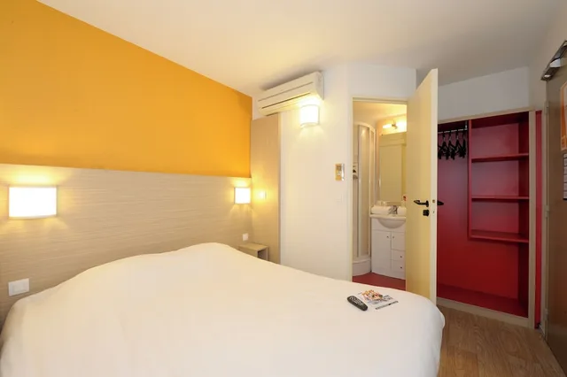 غرفة قياسية بسريرين مزدوجين، Hotel Kennedy Parc Des Expositions 1/1