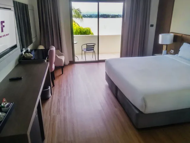 غرفة سوبيريور بسرير كينج بإطلالة على النهر، Fortune River View Nakhon Phanom 2/3