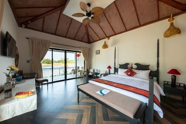 Grand, Villa, King Bed, Lake Side, Lake View, Phong Nha Lake House 4/10