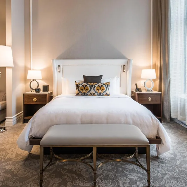 غرفة غراند ديلوكس بسرير كينج بإطلالة على الحديقة، Hotel Birks Montreal 5/8