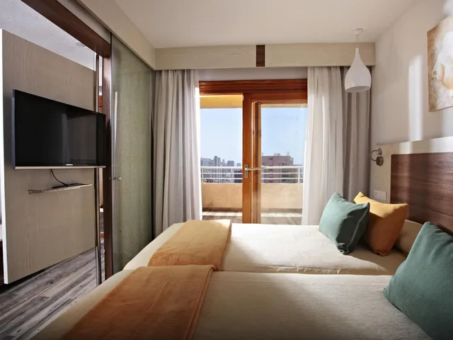 Junior Suite, Twin Beds, Pool View, 2 Sofa, Sandos Benidorm Suites 1/1