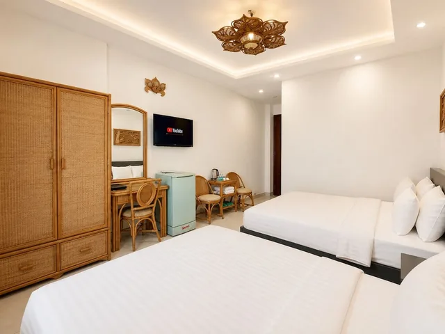 غرفة عائلية رباعية بسريرين كوين، Calmette Hotel 4/6
