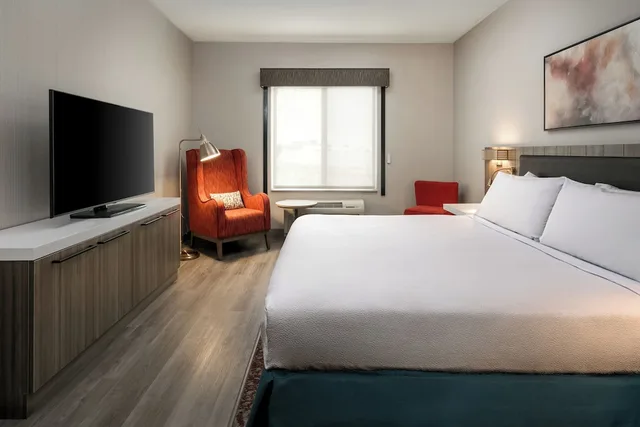 Suite, King Bed, Accessible, Hilton Garden Inn Tri-Cities Kennewick 1/9