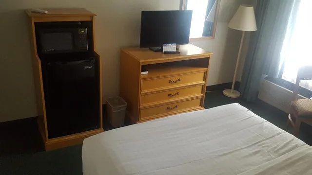 غرفة ديلوكس بسرير كوين، Baymont by Wyndham Coeur d'Alene 3/5