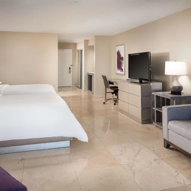 Room, Double Bed, Bay View, Balcony، Doubletree By Hilton Grand Hotel Biscayne Bay 3/5