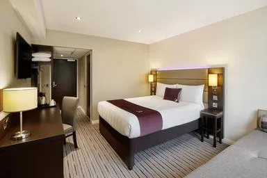 غرفة مفردة بسرير مزدوج، Premier Inn Silverstone 1/1