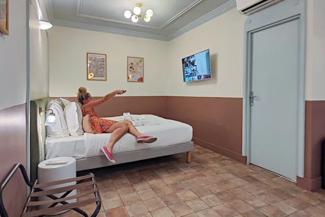 استوديو تنفيذي بسريرين منفصلين بشرفة مع أريكة، Hôtel Au Picardy 3/6