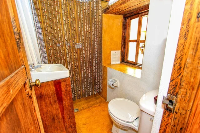 غرفة قياسية ثلاثية بسرير كوين وسرير فردي بإطلالة على الحديقة، Hotel Na Bolom 4/4
