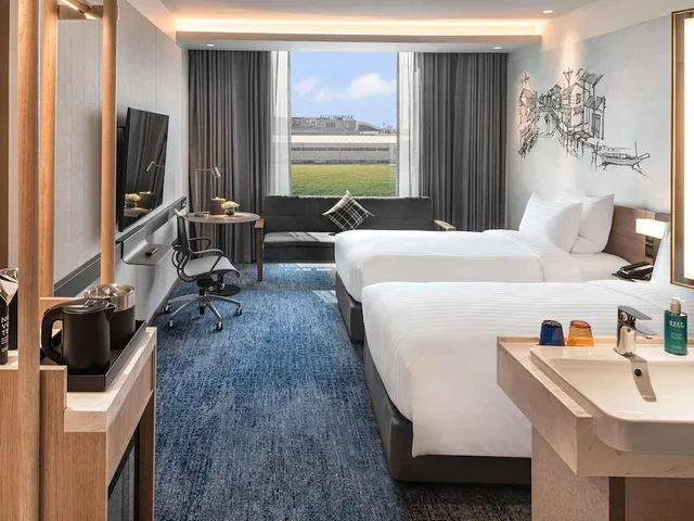Deluxe, Twin Beds, Corner, Novotel Future Park Rangsit 5/8