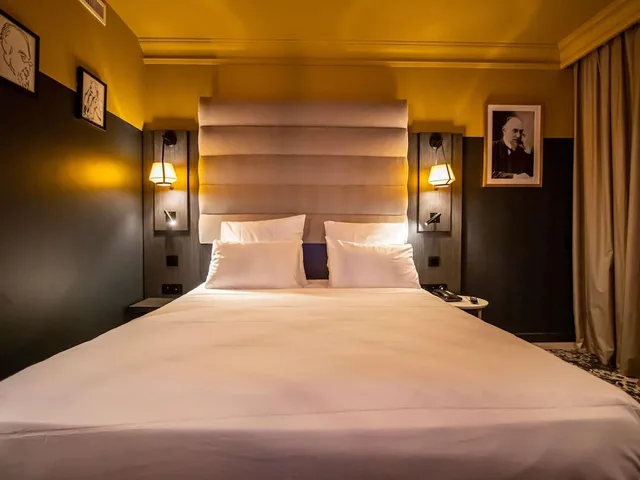 غرفة بريفيليج بسرير مزدوج، MERCURE HONFLEUR 1/10