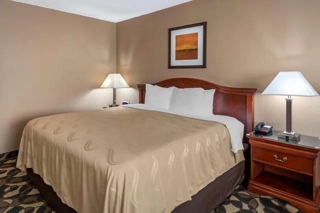 غرفة بسرير مزدوج، Quality Inn Paradise Creek 3/3