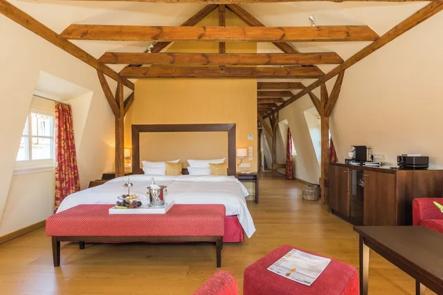 جناح استوديو فاخر بسرير كينج بحوض جاكوزي، Romantik Hotel Reichshof 4/10