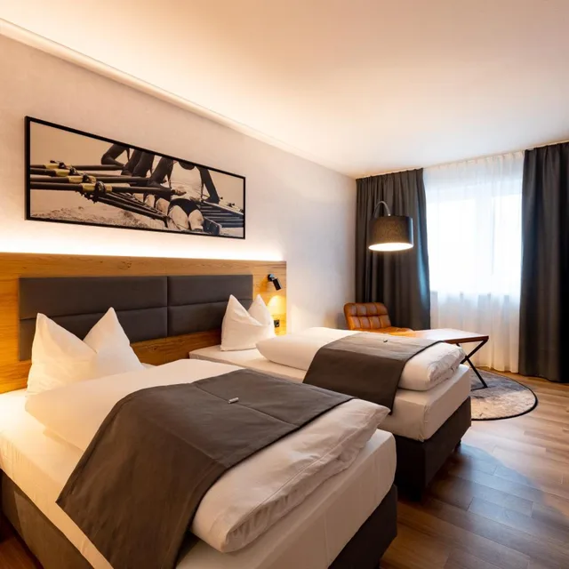 غرفة قياسية بسريرين منفصلين، MK hotel Passau 3/7