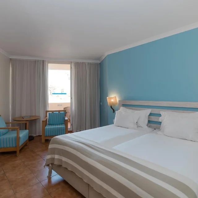 غرفة بسريرين منفصلين بإطلالة على الحديقة، Pestana Viking Beach and Golf Resort 2/10