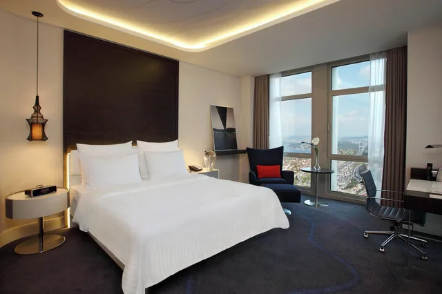 غرفة ديلوكس بسرير كينج بإطلالة على المدينة، Le Meridien Istanbul Etiler 4/9