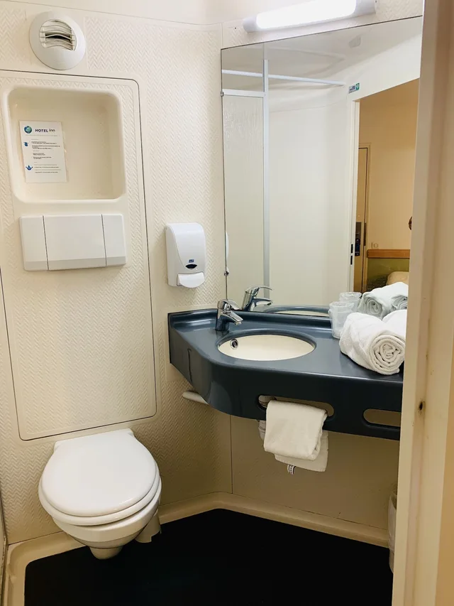 Room, Triple, Double and Bunk Bed, Bonsai Hotel Dijon Sud 1/3