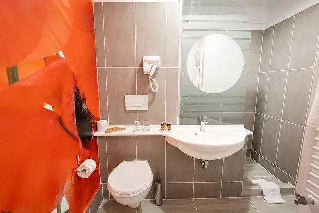 غرفة سوبيريور بسرير كوين، Continental Hotel 8/10
