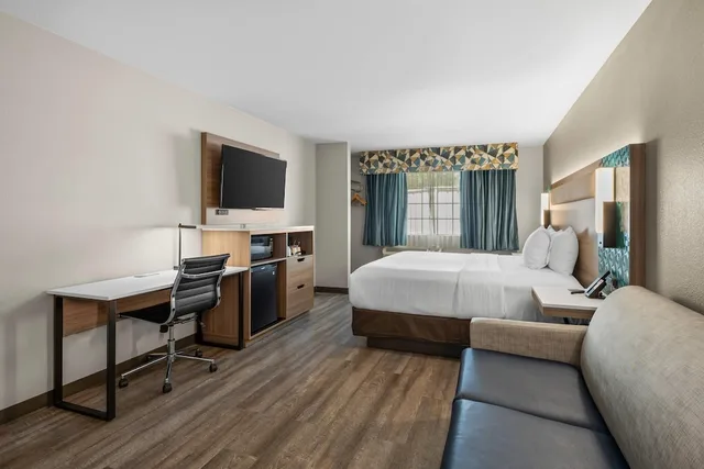 جناح بسرير كينج لذوي الإعاقة، Econo Lodge Inn & Suites Santa Fe, NM 2/5