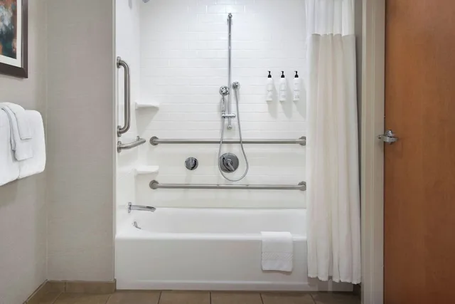 غرفة بسريرين كوين لذوي الإعاقة، Fairfield Inn And Suites By Marriott Lenox Great Barrington 4/4