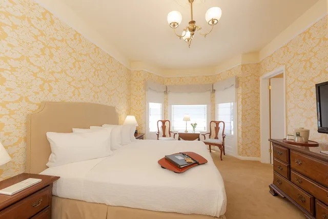 Deluxe, King Bed, Stanyan Park Hotel 1/3